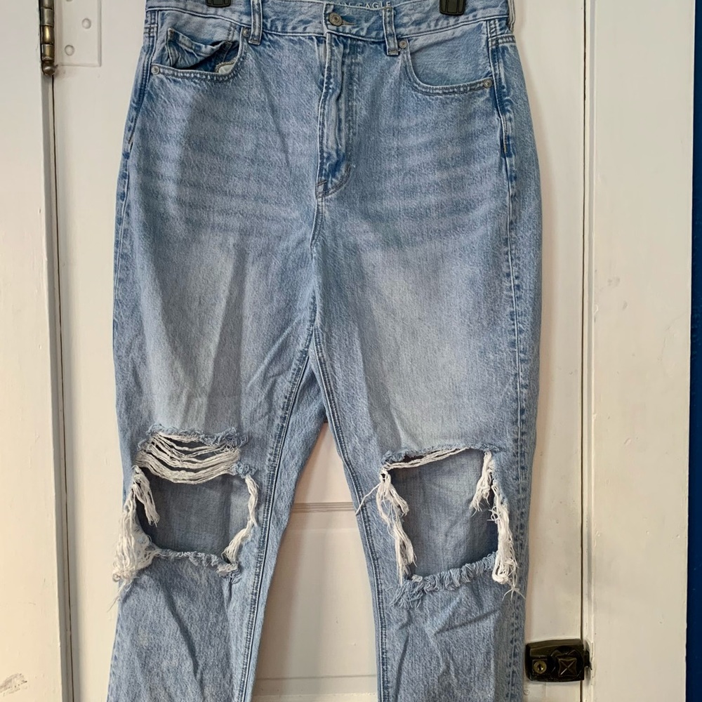 American eagle ripped mom jeans